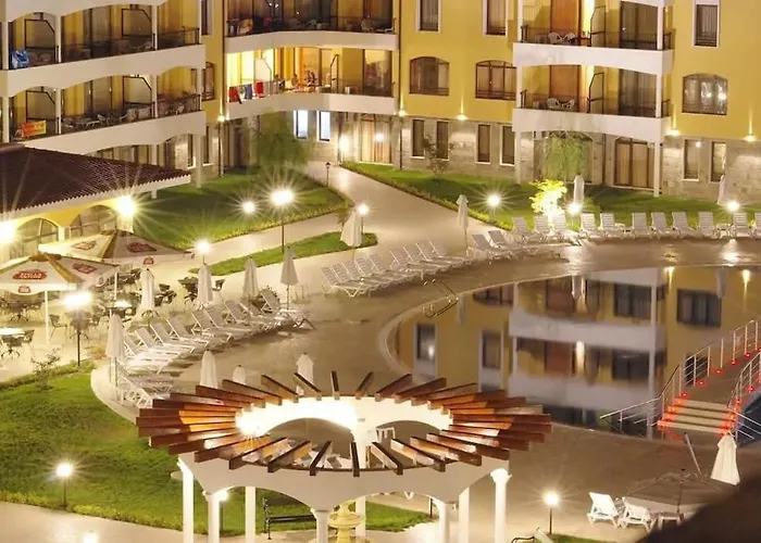 Bella - 3 Pools, 2 Bedrooms & 2 Bathrooms *