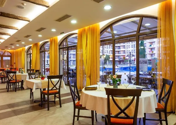 Bella - 3 Pools, 2 Bedrooms & 2 Bathrooms Apartment