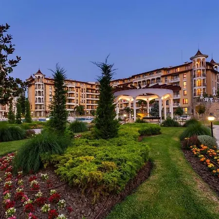 Bella - 3 Pools, 2 Bedrooms & 2 Bathrooms