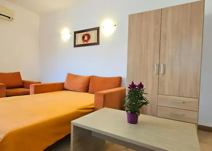 Apartman Bella - 3 Pools, 2 Bedrooms & 2 Bathrooms *